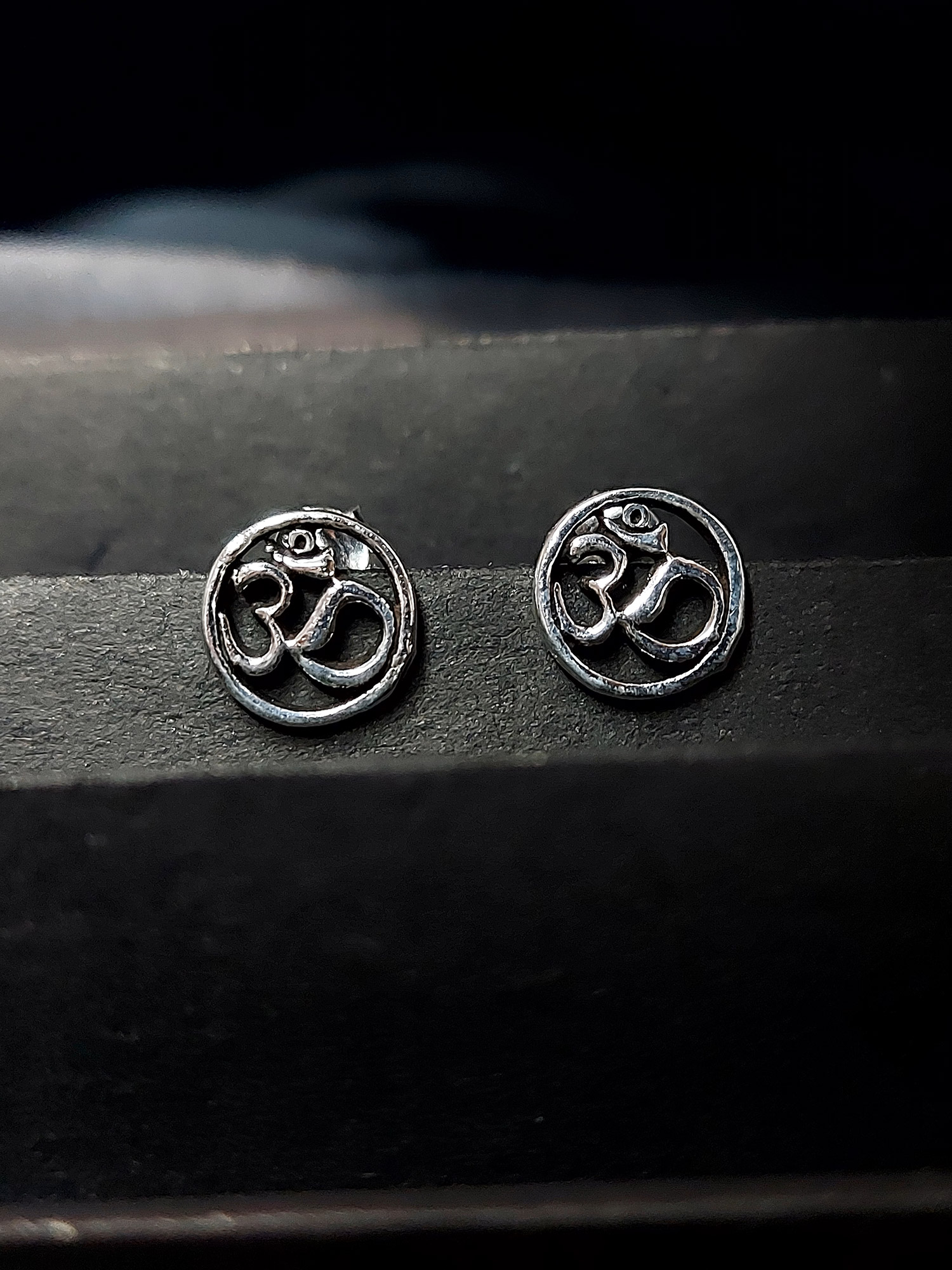 Silver OM round earring