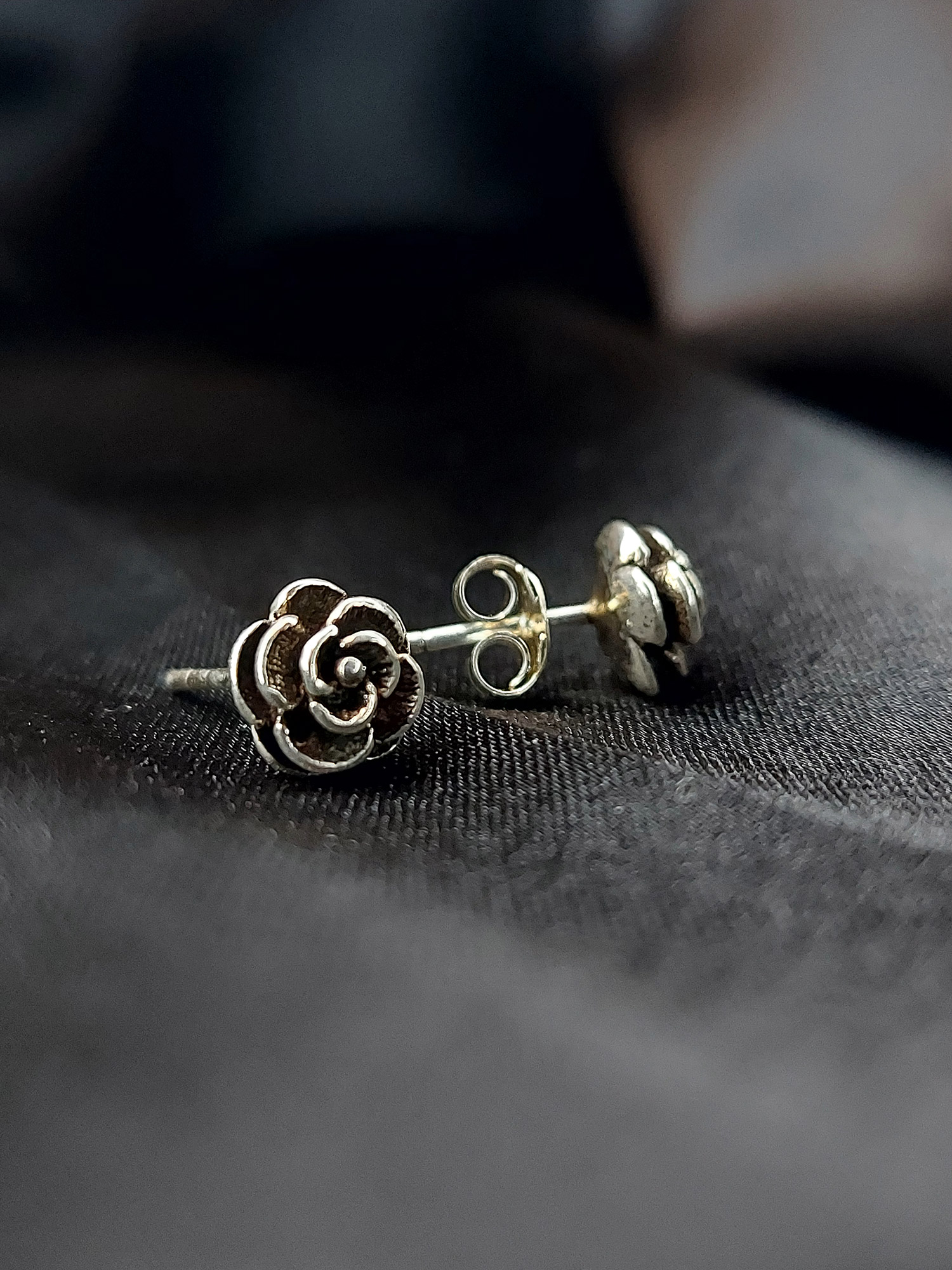 Silver oxidized rose stud earring