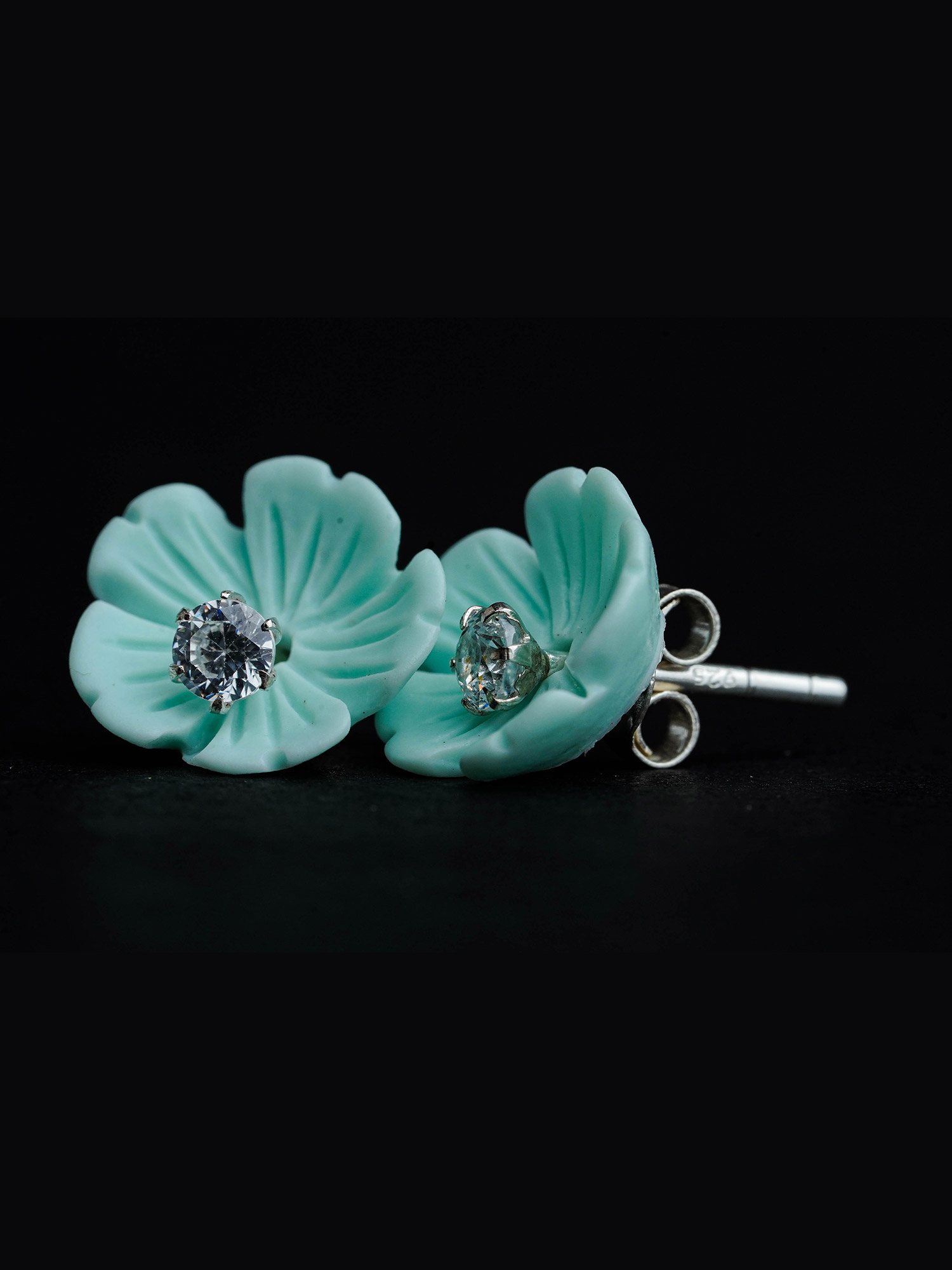 Silver green flower stud earring