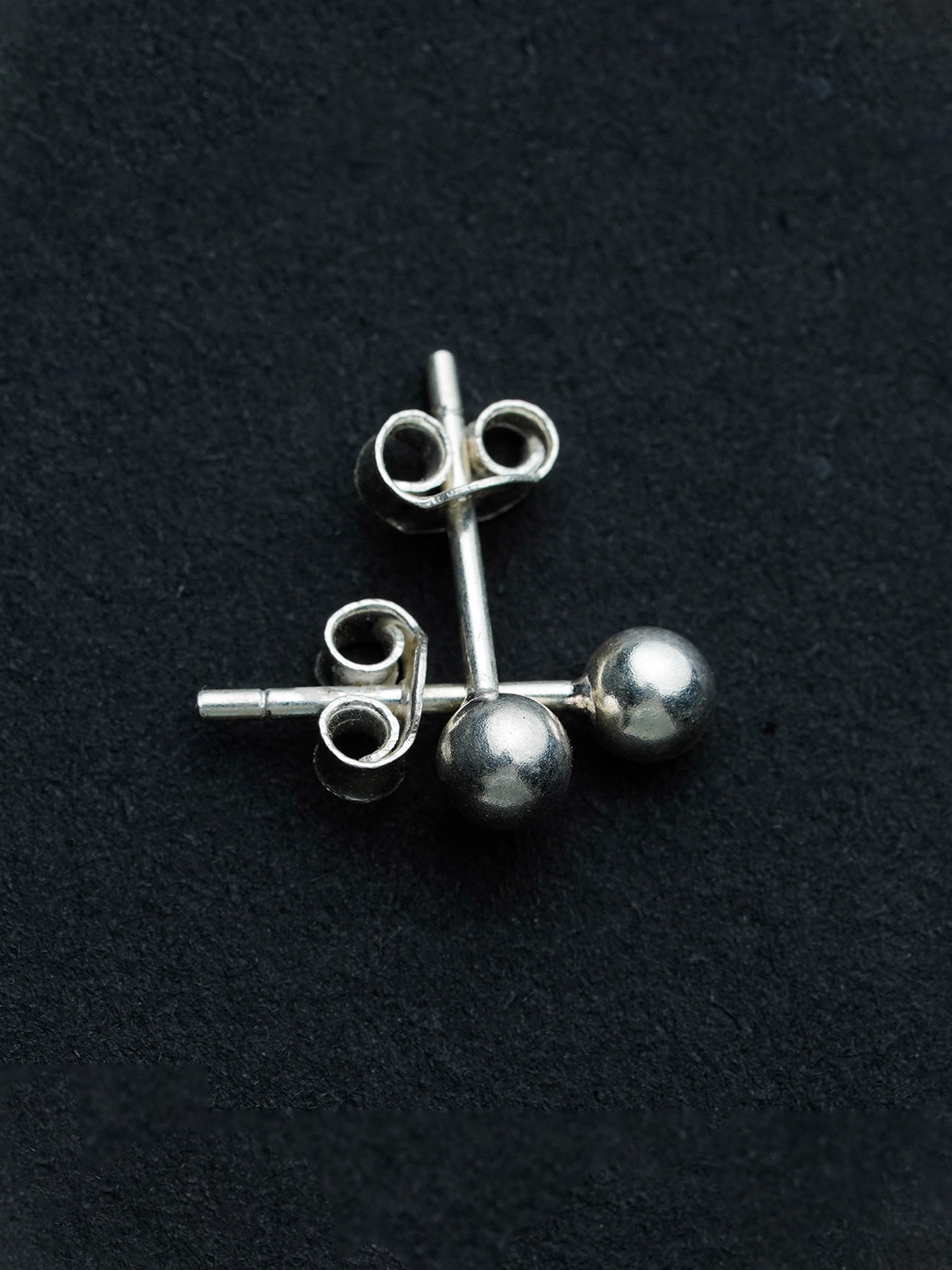 Silver ball stud earring