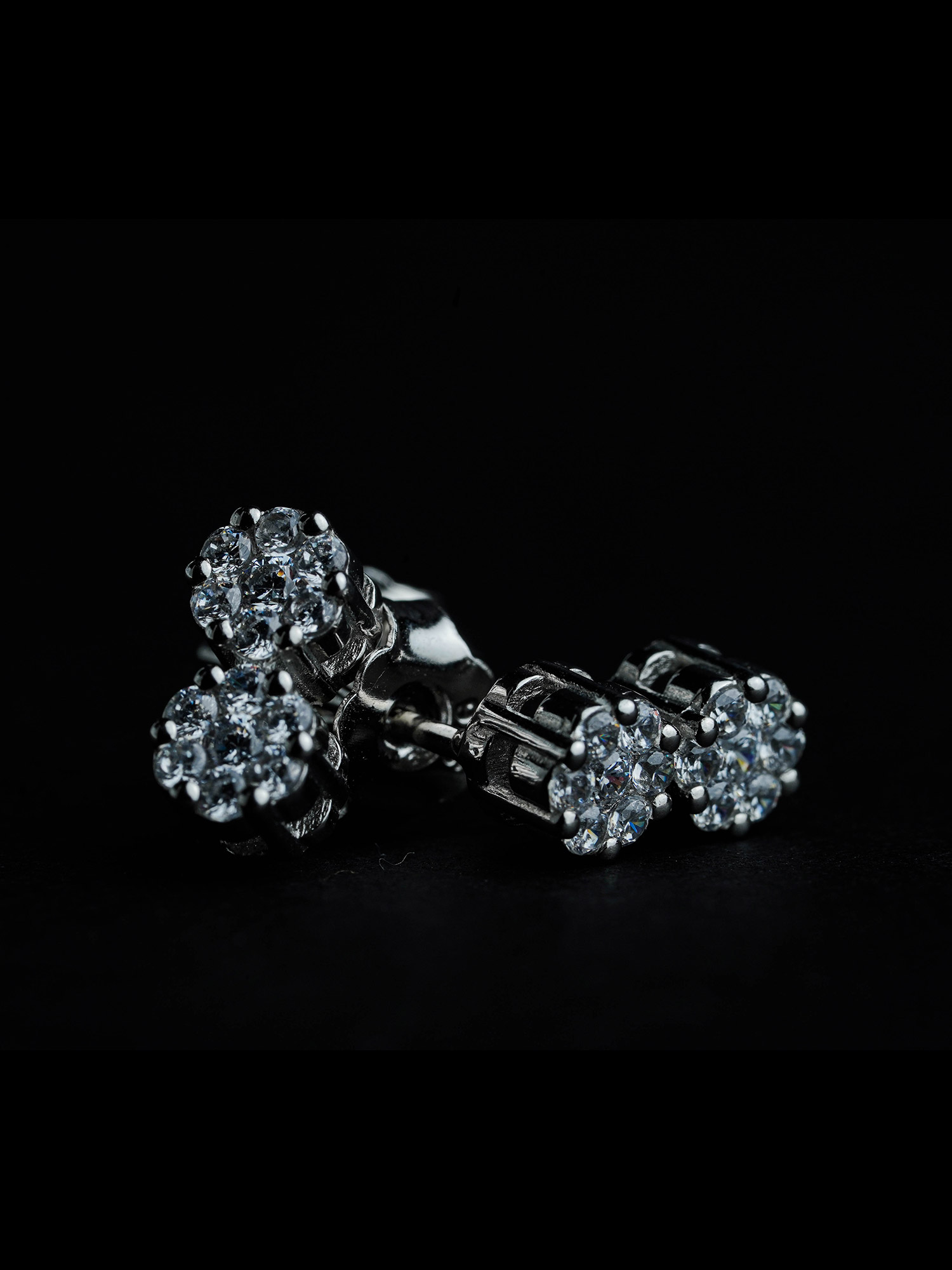 Silver diamond studded earring