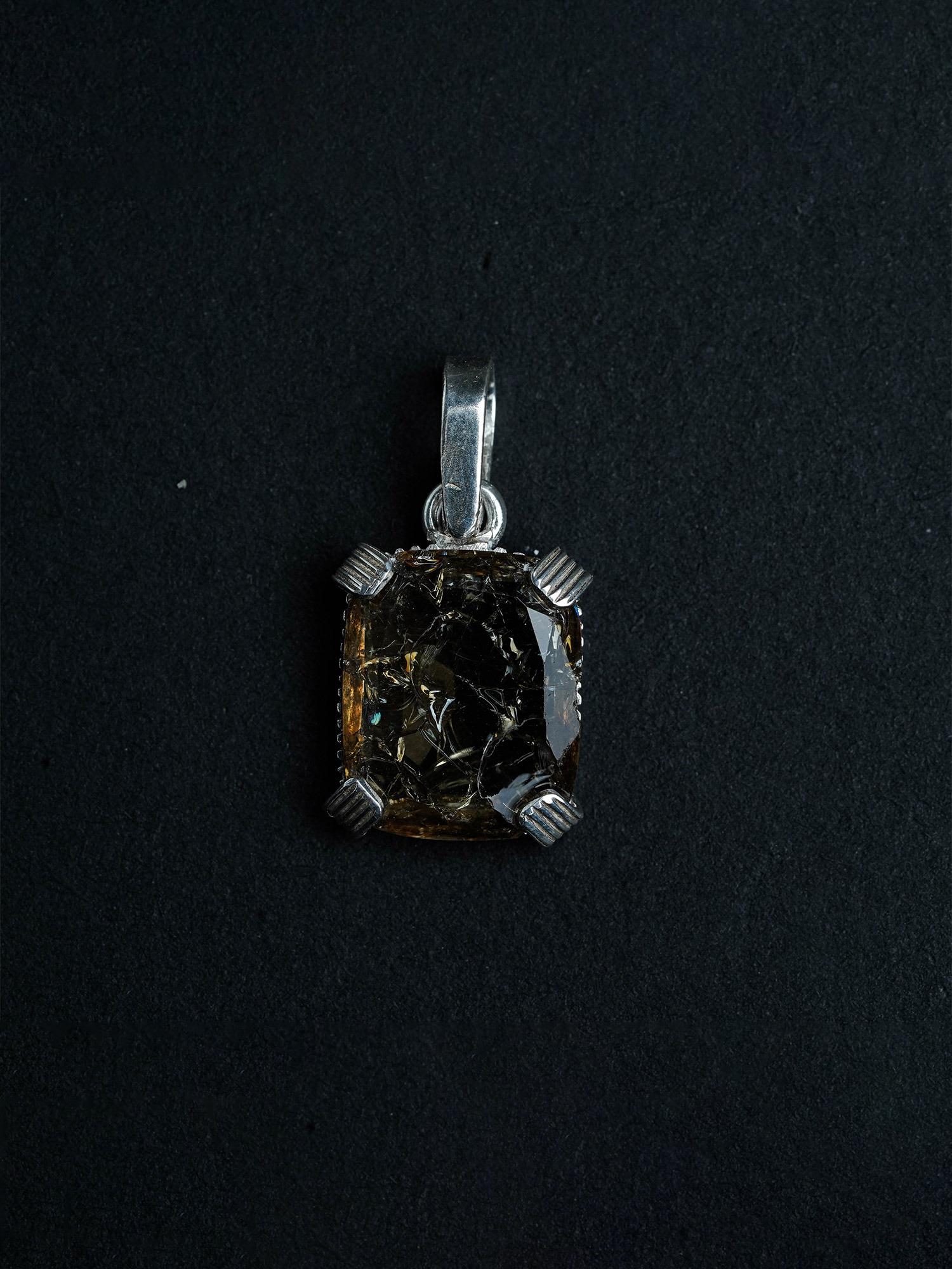 Silver broken stone pendent