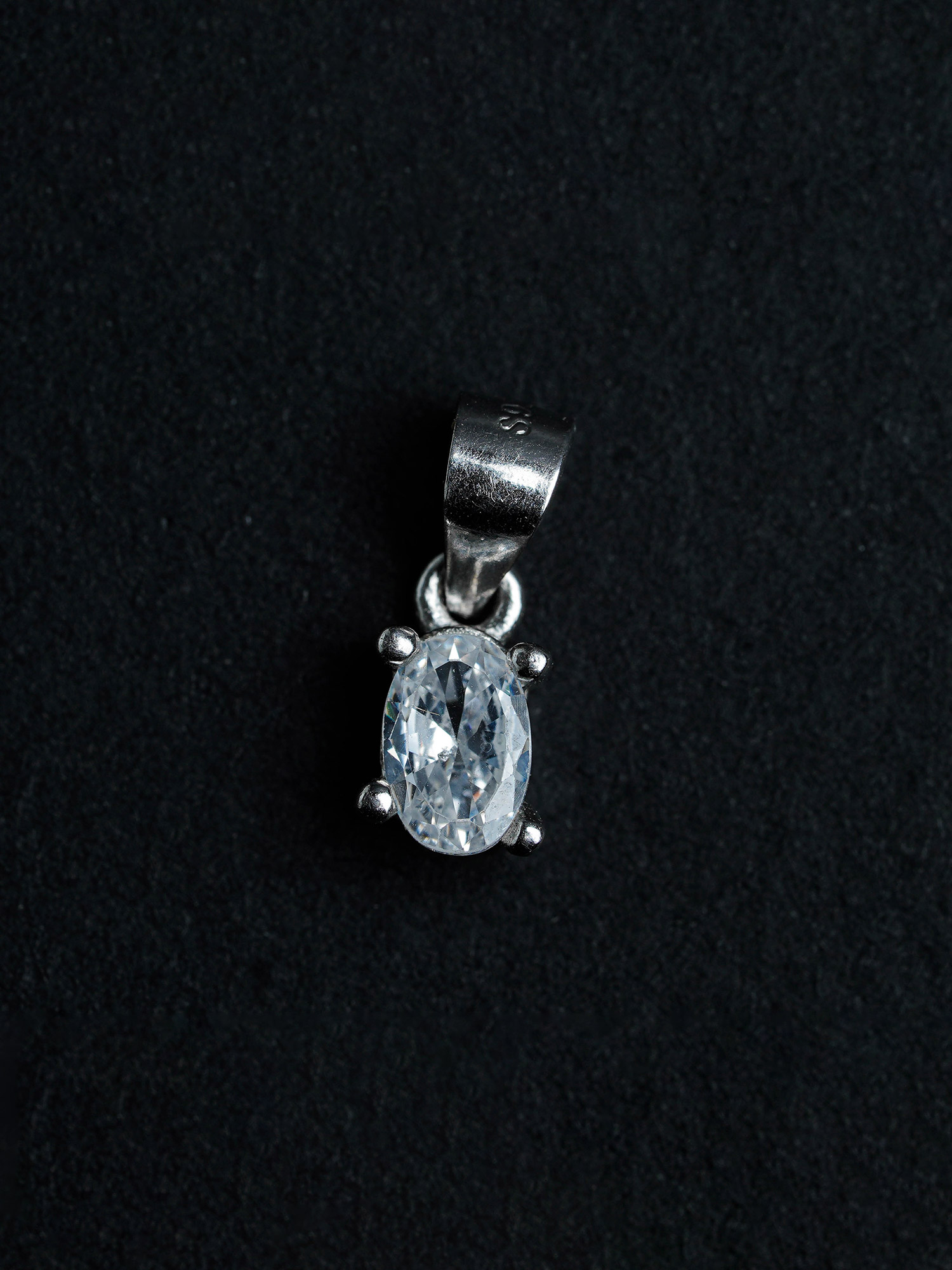 Silver solitaire pendent