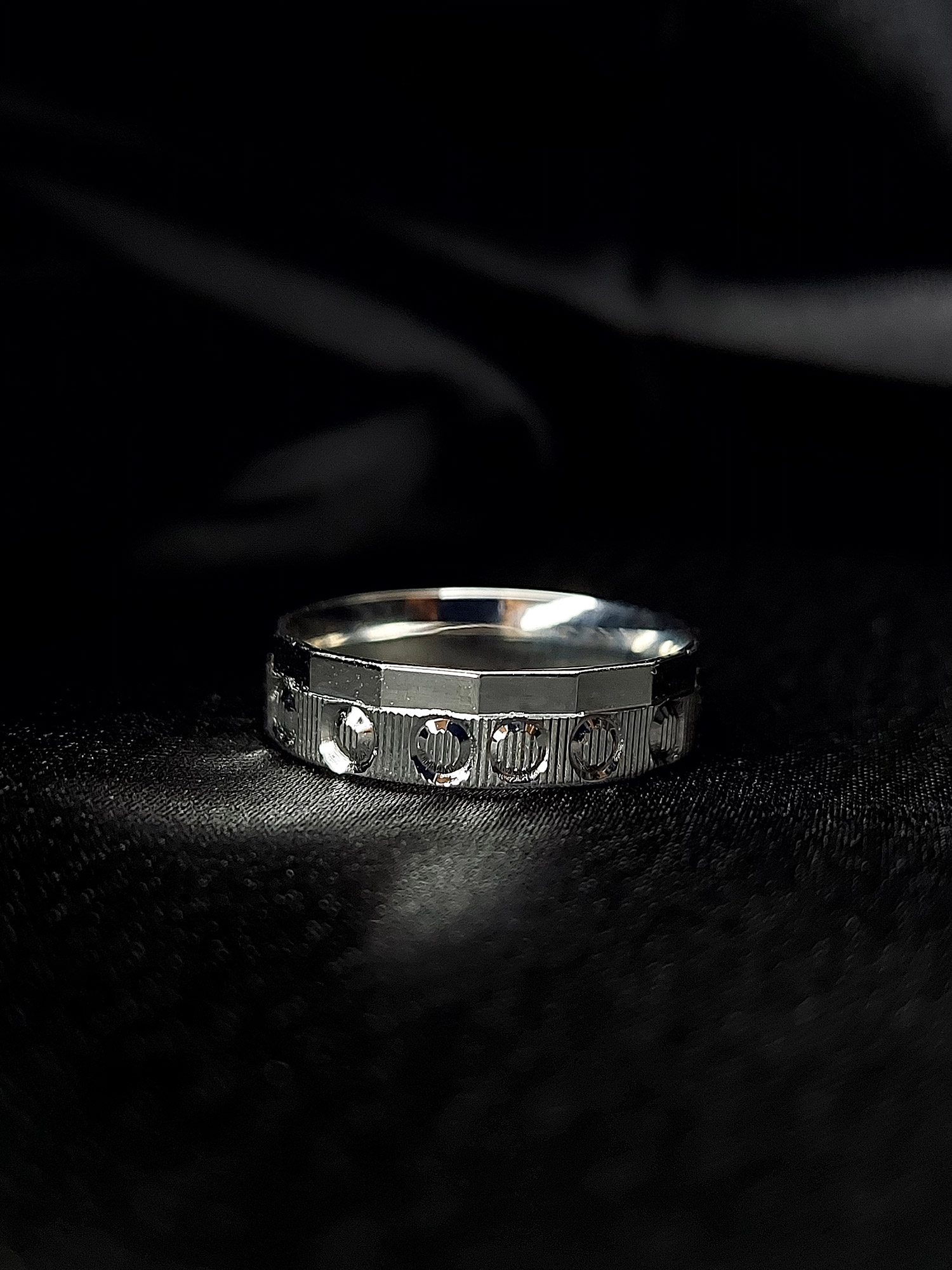 Silver laser cut unisex band ring