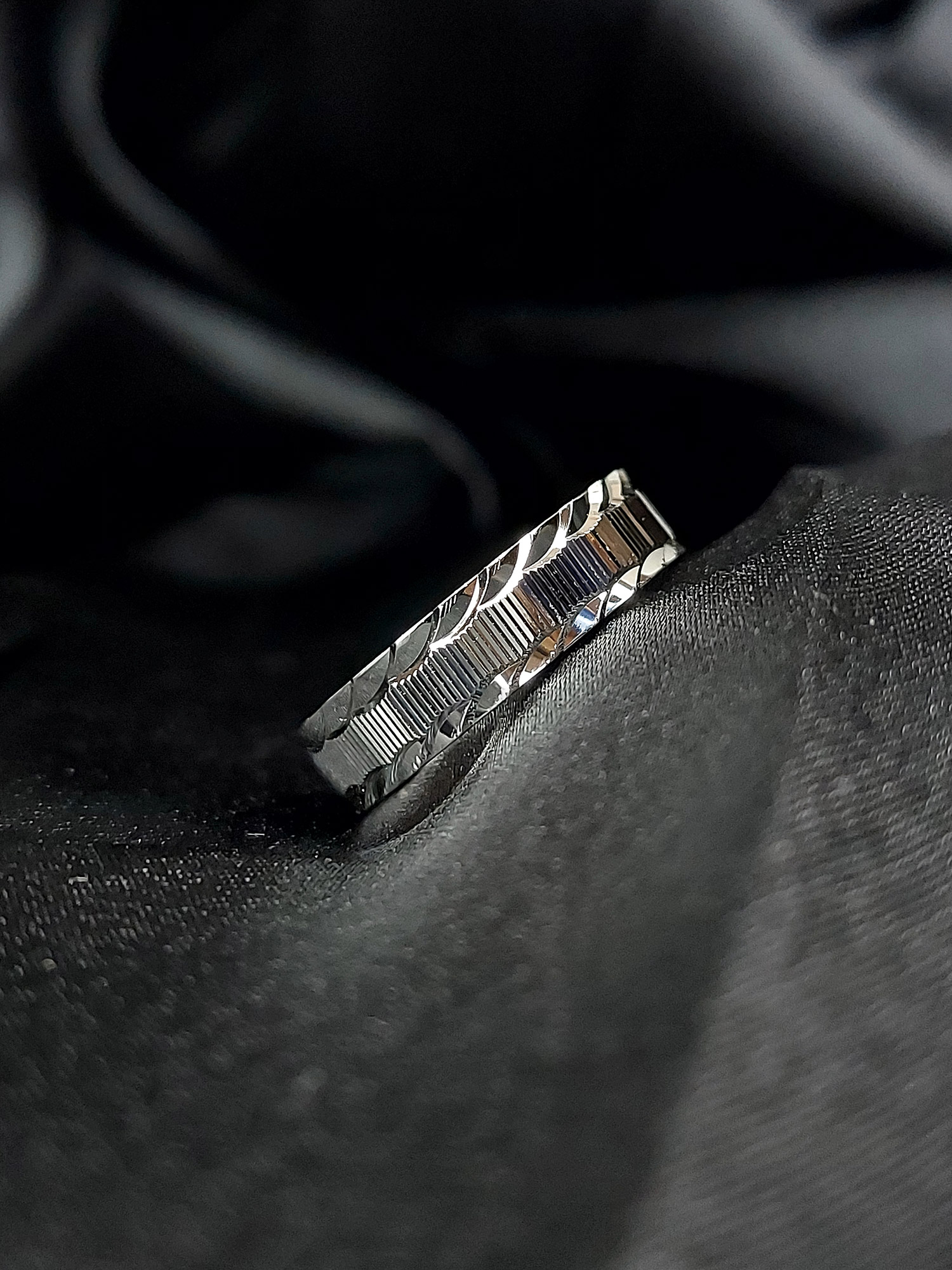 Silver laser cut unisex band ring