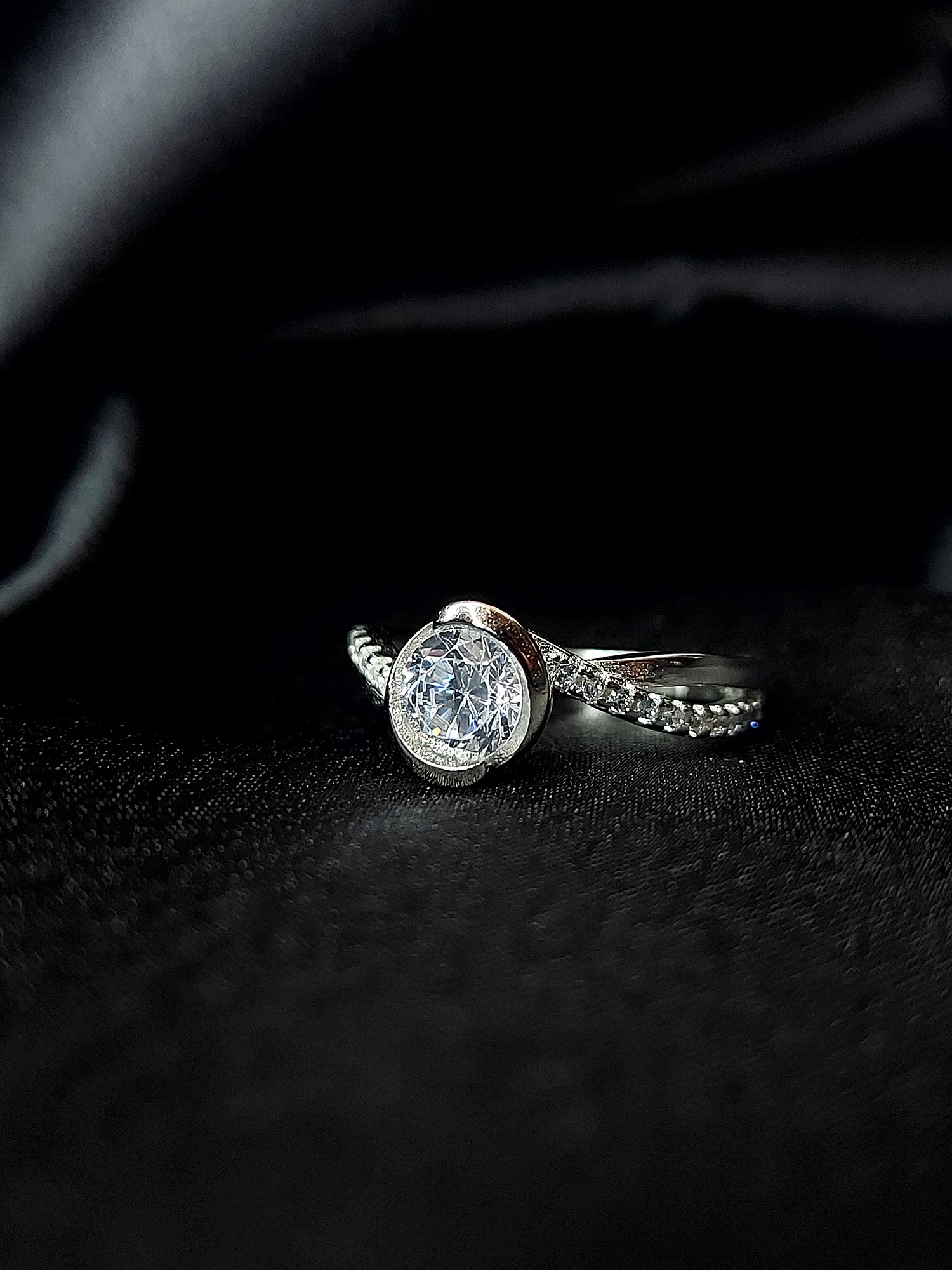 Silver solitaire ring